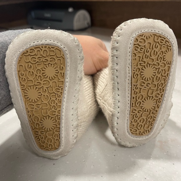 Ugg baby booties - Picture 4 of 6